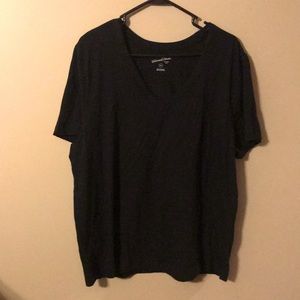 Short sleeve V-neck T-shirt. Universal thread . XXL